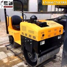 看成??！看1.5噸座駕式柴油壓路機(jī) 雙鋼輪壓路機(jī) 溝槽施工壓土機(jī)