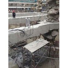 大型無(wú)聲快速分解石頭機(jī)載分石機(jī)設(shè)備